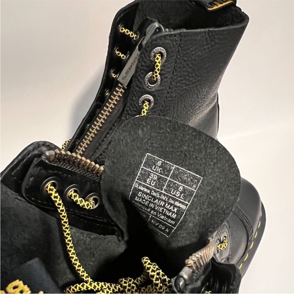 Dr. Martens Sinclair Max UK 6 US 8 REMOVING ITEM SOON! $100 FINAL SALE - Picture 3 of 6